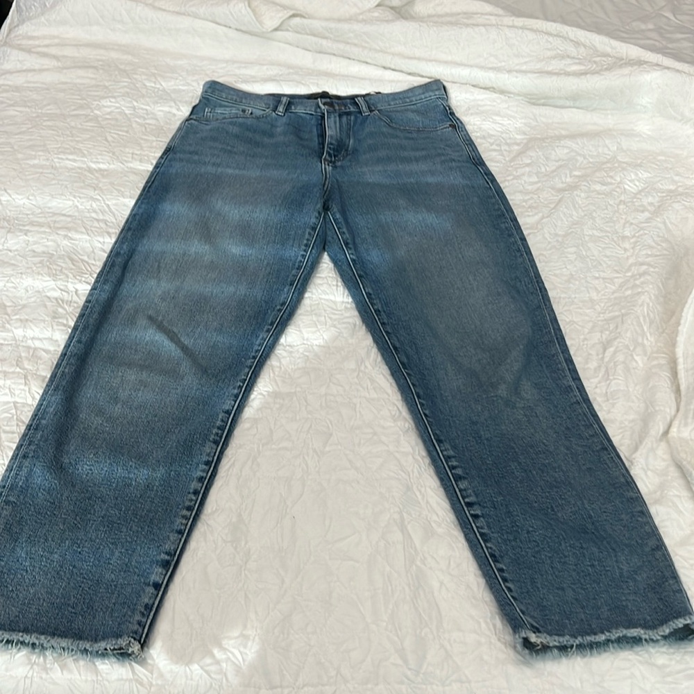 High Rise Denim Jeans with fringed ankle